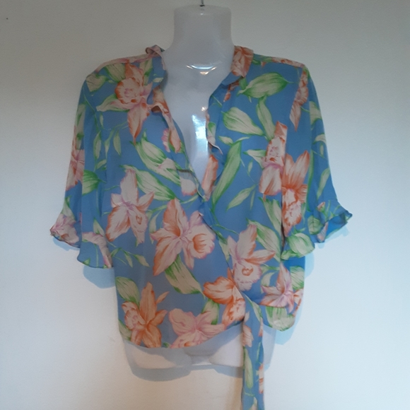 Exquisite Ralph Lauren Silk Floral Watercolour Wrap Around Blouse with Ruffles - Picture 1 of 8